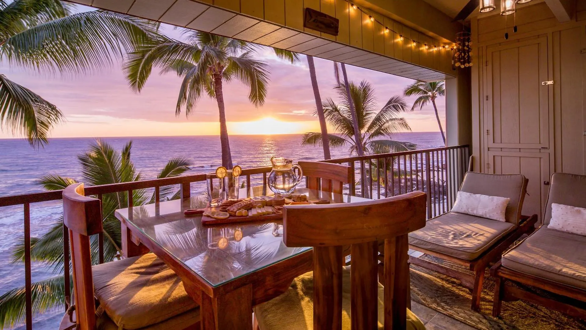 Apartament Ocean-Front Penthouse, Sunsets, Whales, Surfers! Newly Remodeled! Kailua-Kona
