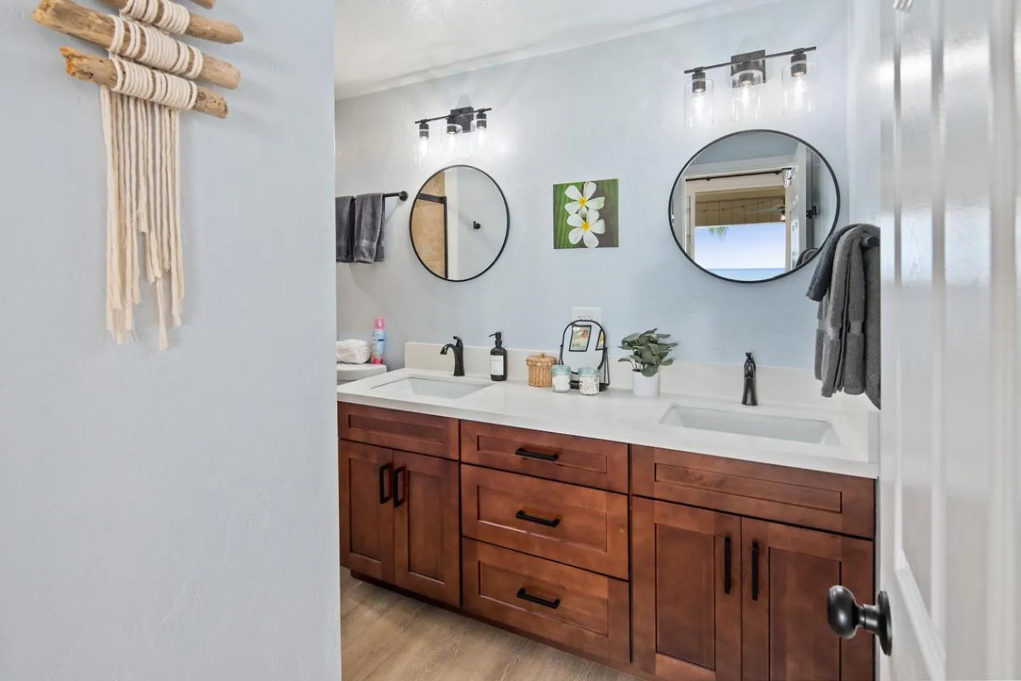 Apartament Ocean-Front Penthouse, Sunsets, Whales, Surfers! Newly Remodeled! Kailua-Kona