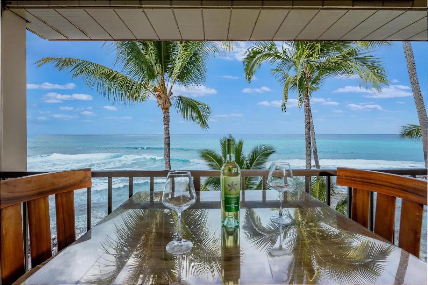 Apartament Ocean-Front Penthouse, Sunsets, Whales, Surfers! Newly Remodeled! Kailua-Kona