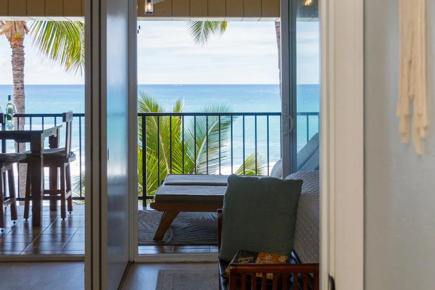Apartament Ocean-Front Penthouse, Sunsets, Whales, Surfers! Newly Remodeled! Kailua-Kona Stany Zjednoczone Ameryki
