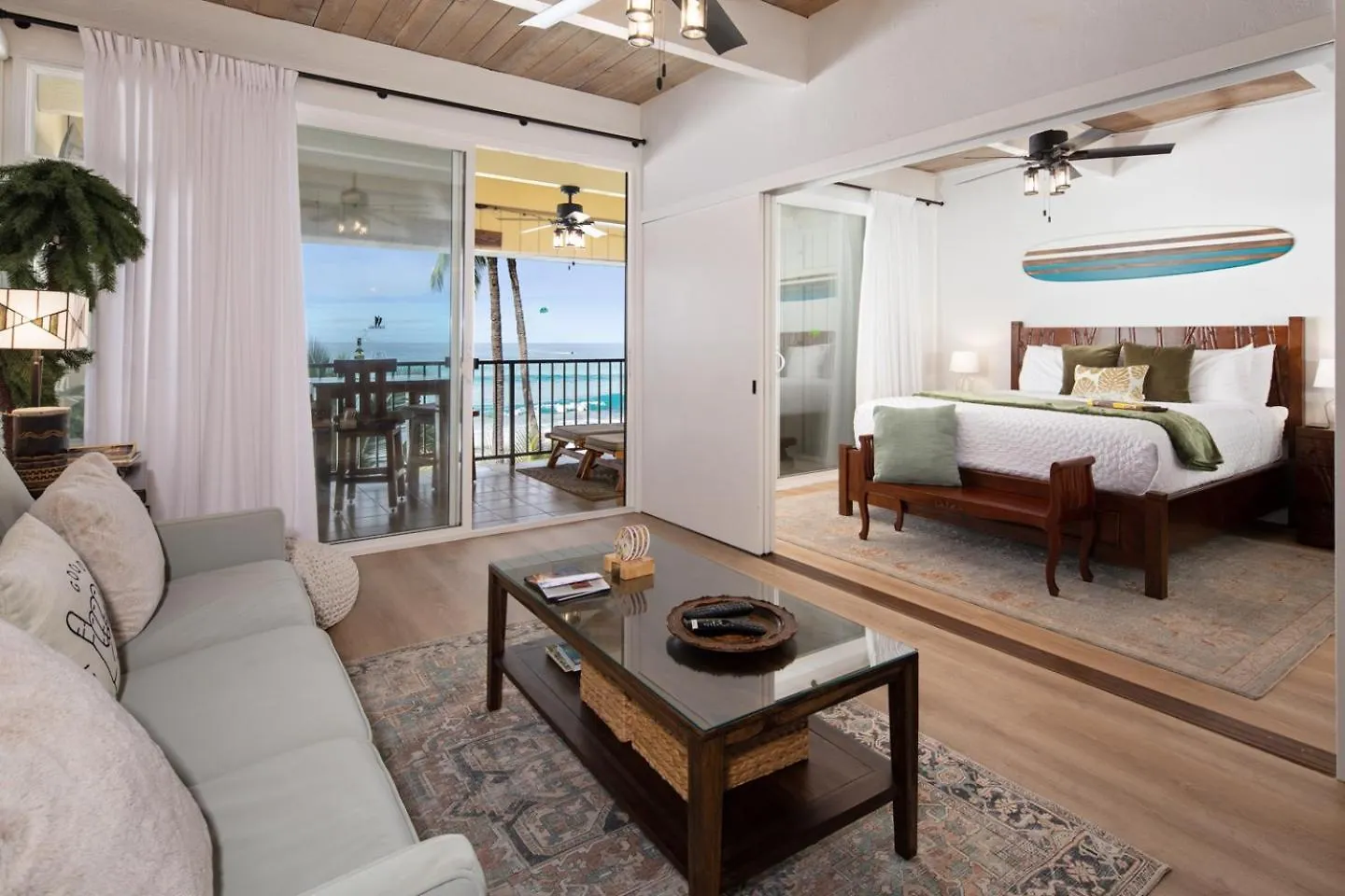 Apartament Ocean-Front Penthouse, Sunsets, Whales, Surfers! Newly Remodeled! Kailua-Kona